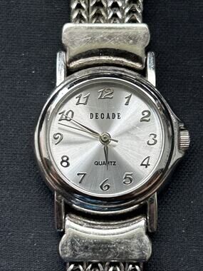 Decade Silver Tone Women’s Quartz Watch